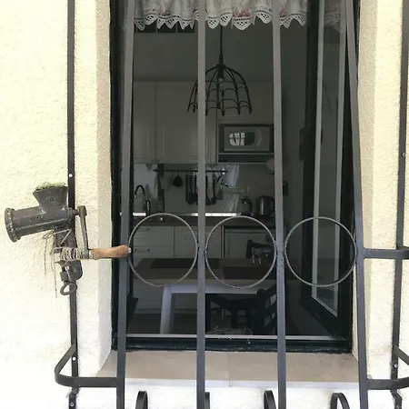 Depadansa Lisette بيت ضيافة تْسْغيكفانِتْسا