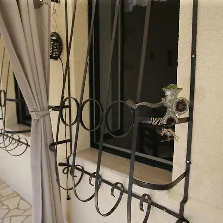 Guest house Depadansa Lisette 2*