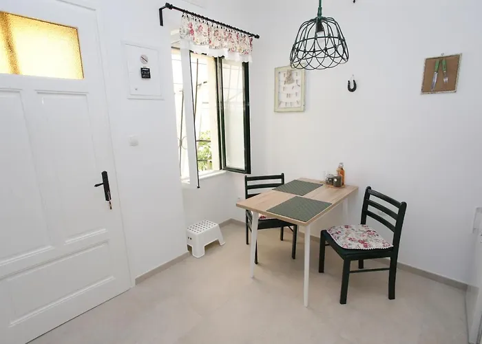 Depadansa Lisette ゲストハウス ツリクヴェニツァ