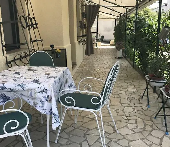 ゲストハウス Depadansa Lisette ツリクヴェニツァ