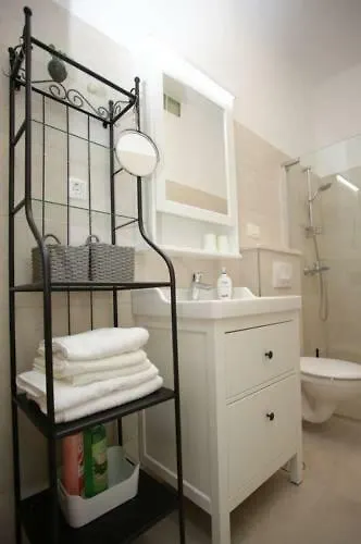 ゲストハウス Depadansa Lisette ツリクヴェニツァ